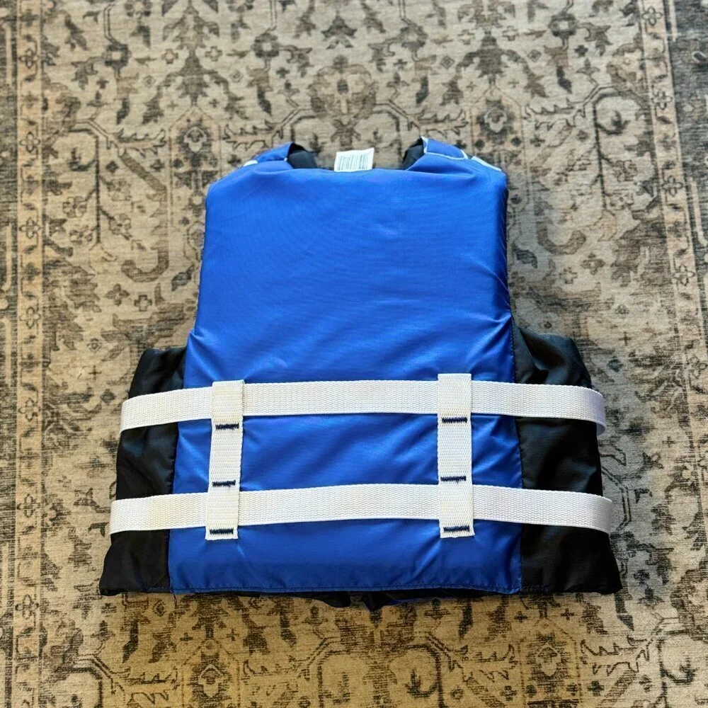Stearns Ski Vest Youth Size 50-90 lbs Blue White Coastal Approved Type III PFD